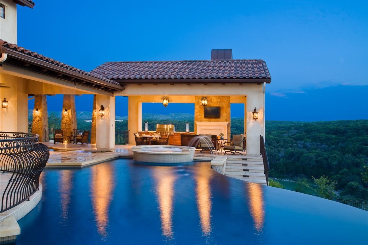 Rough Hollow luxury homes