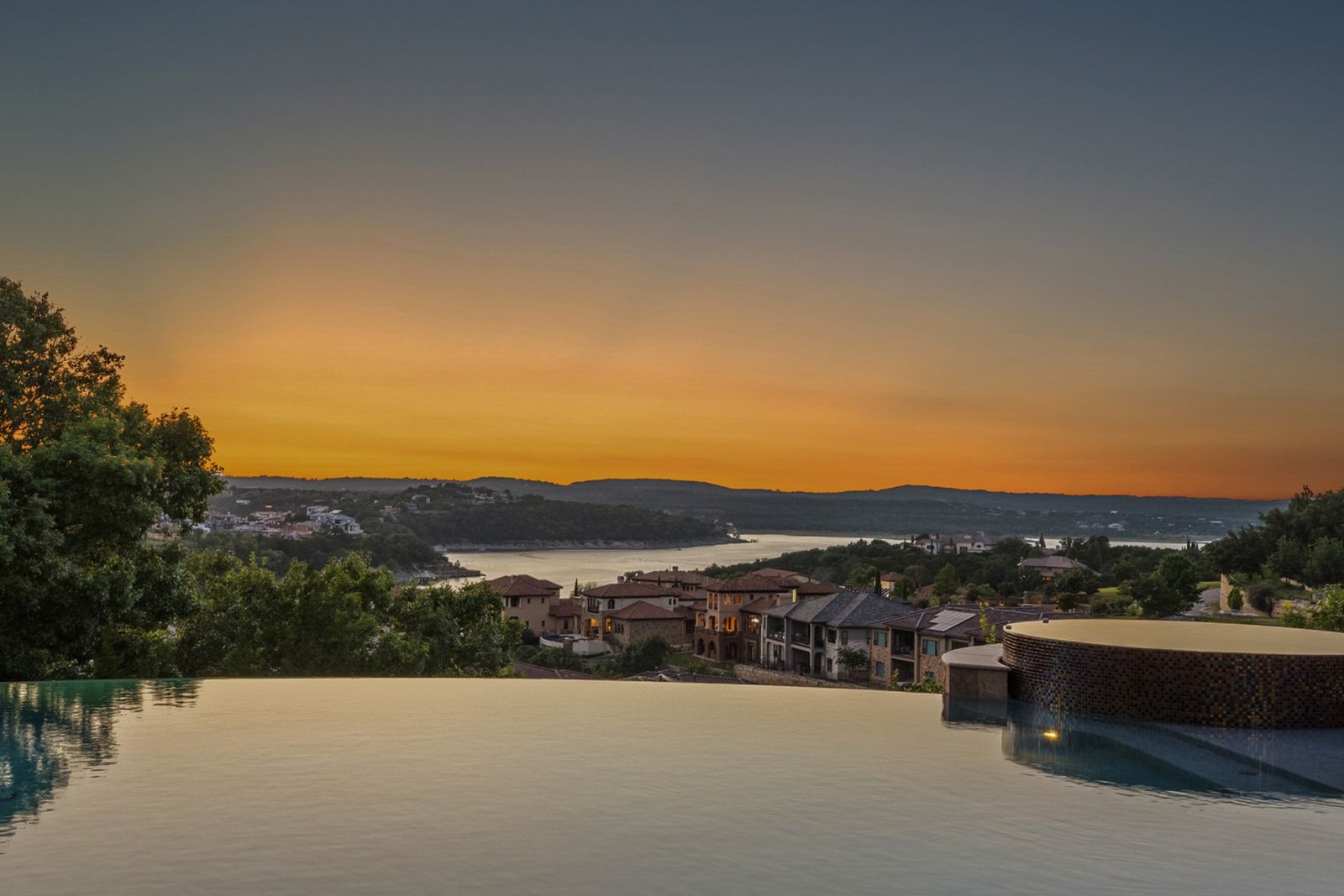 Vineyard Bay luxury homes